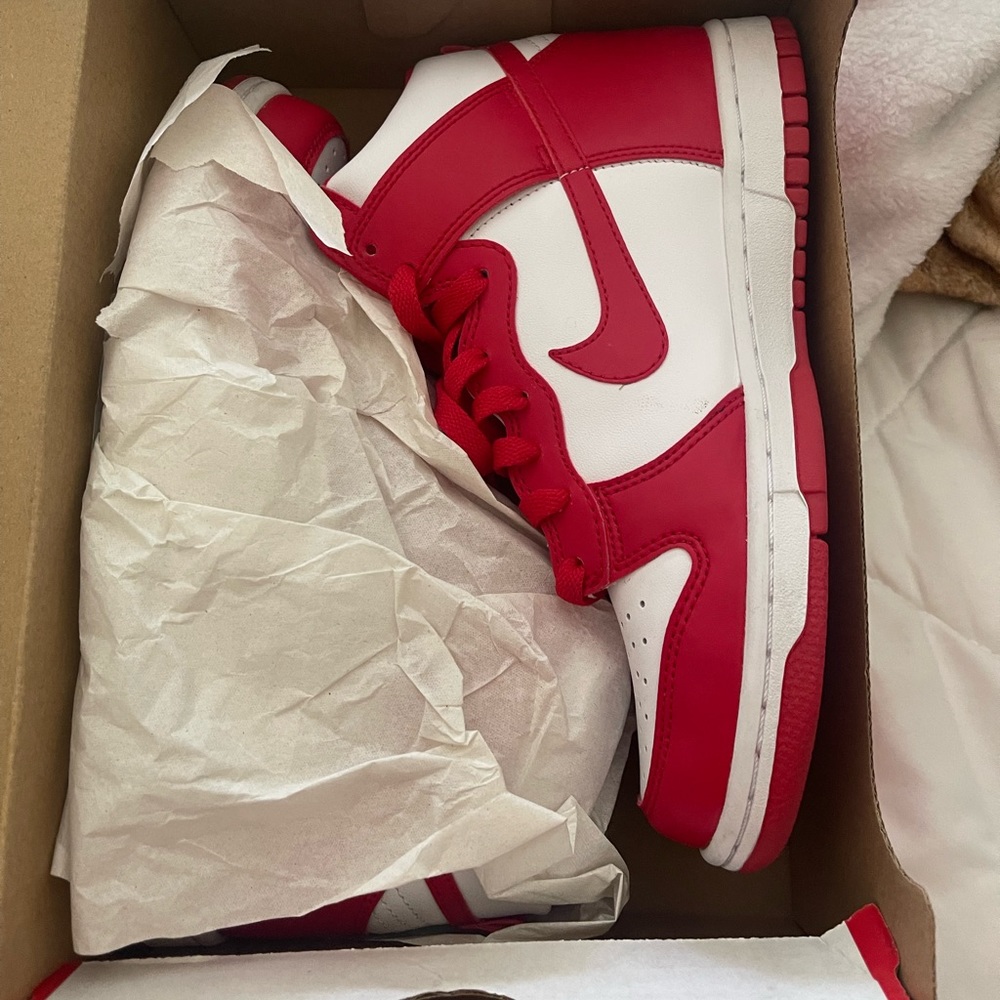 DUNK HIGH 'CHAMPIONSHIP RED'